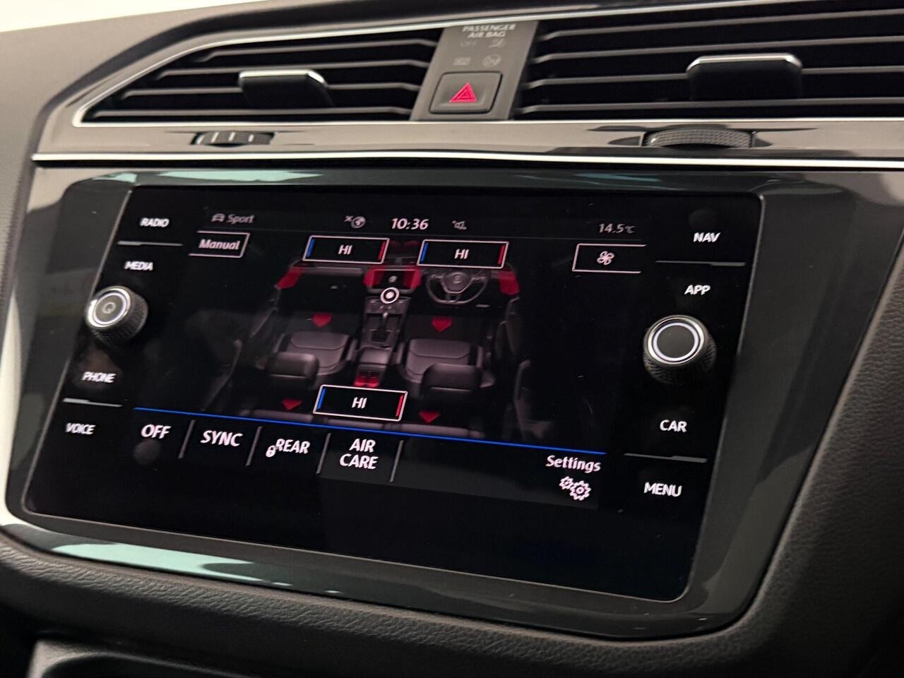 Volkswagen Tiguan thumbnail Infotainment System
