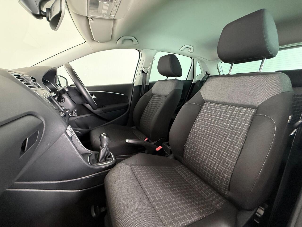 Volkswagen Polo thumbnail Seat Front Passenger