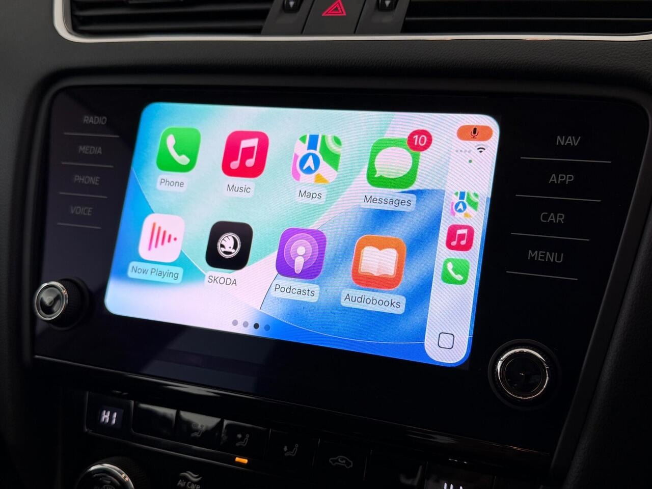 Skoda Octavia thumbnail Infotainment System