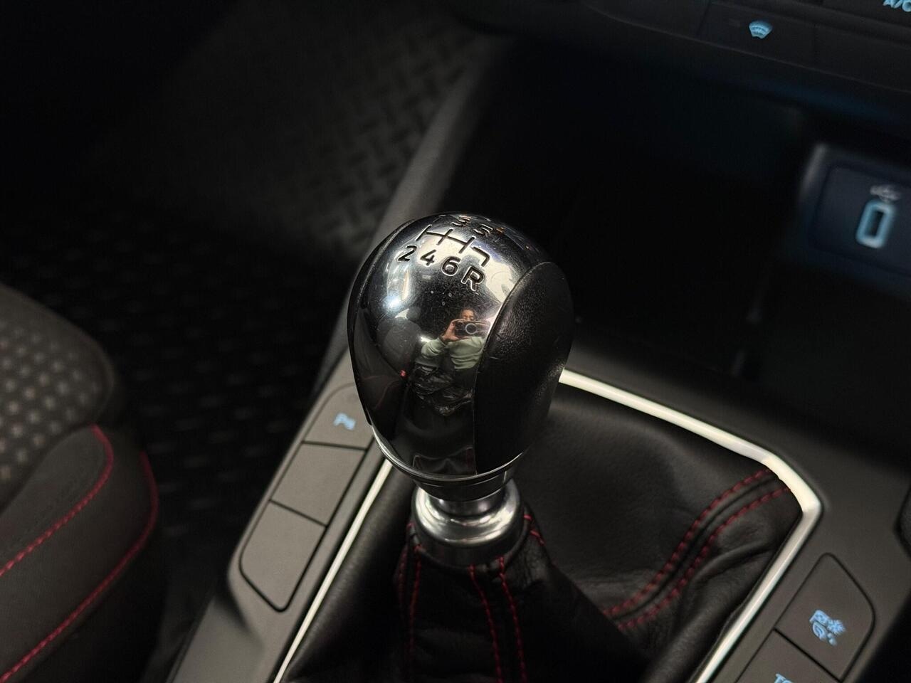 Ford Focus thumbnail Interior Front