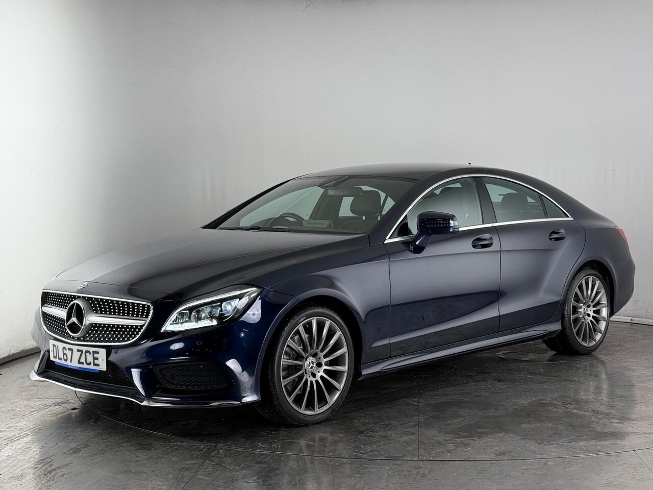 Mercedes-Benz CLS thumbnail Front Left