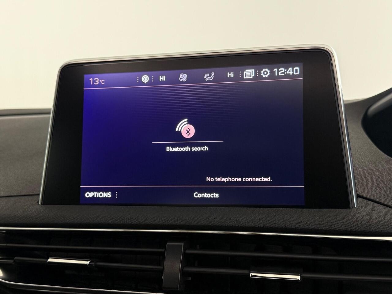 Peugeot 5008 thumbnail Infotainment System