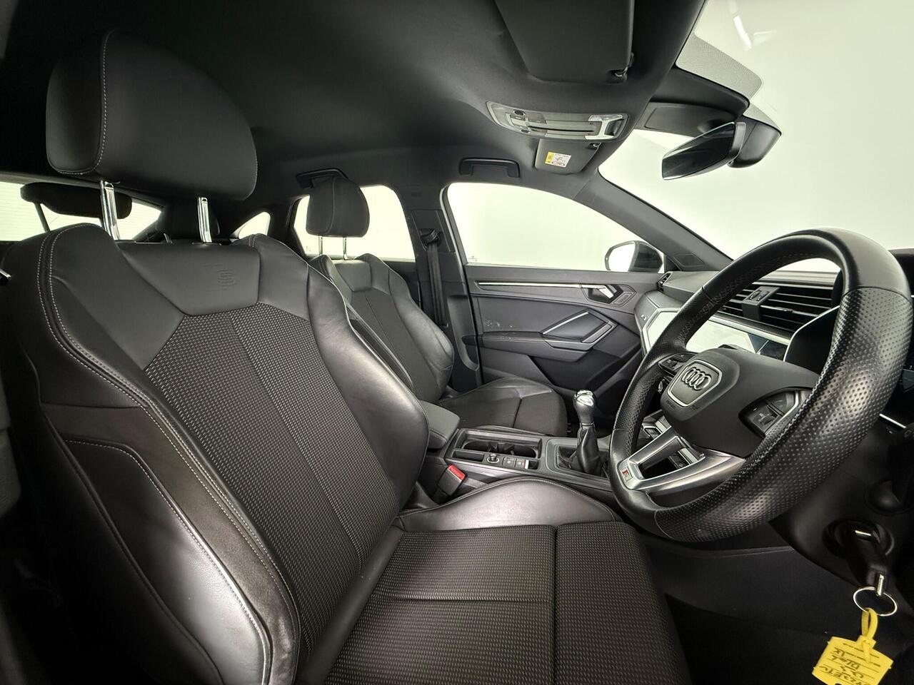 Audi Q3 thumbnail Seat Driver