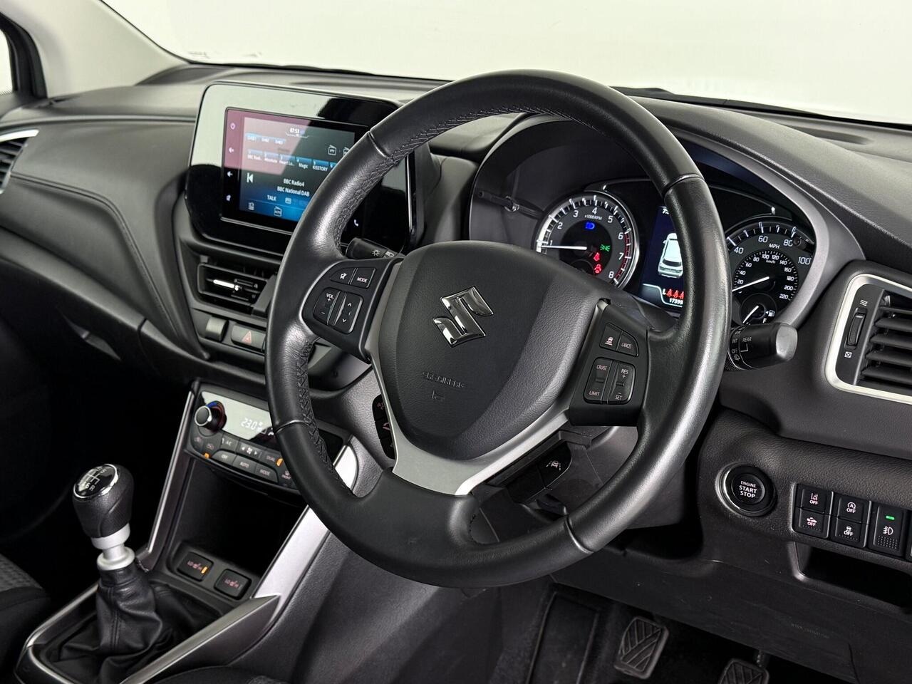 Suzuki S-Cross thumbnail Steering Wheel