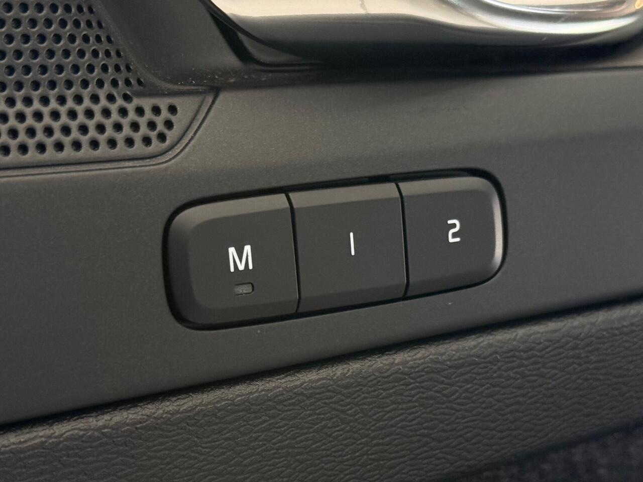 Volvo XC40 thumbnail Misc Controls