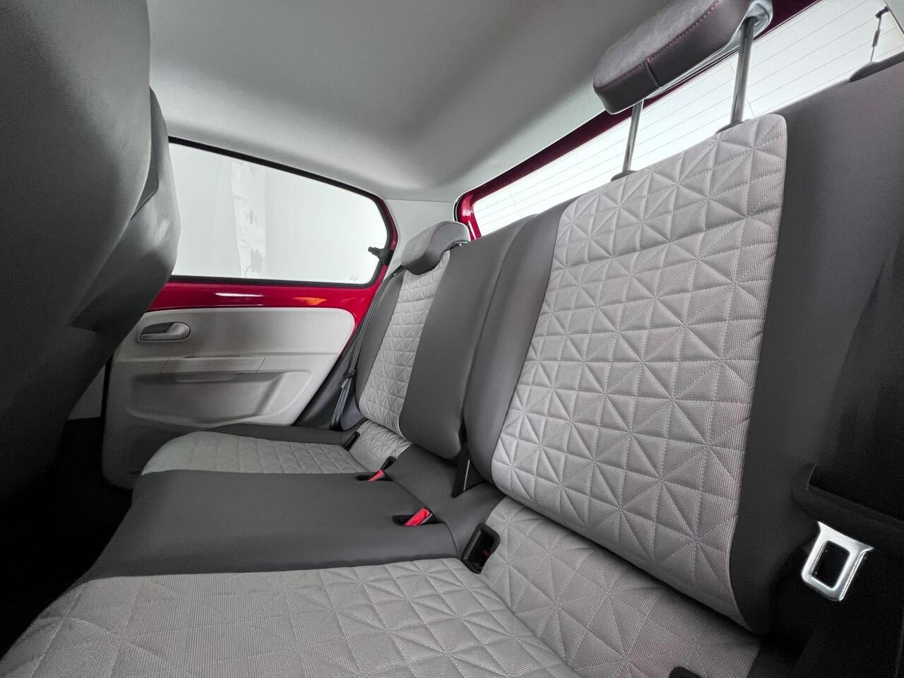 Volkswagen up! thumbnail Seats Rear