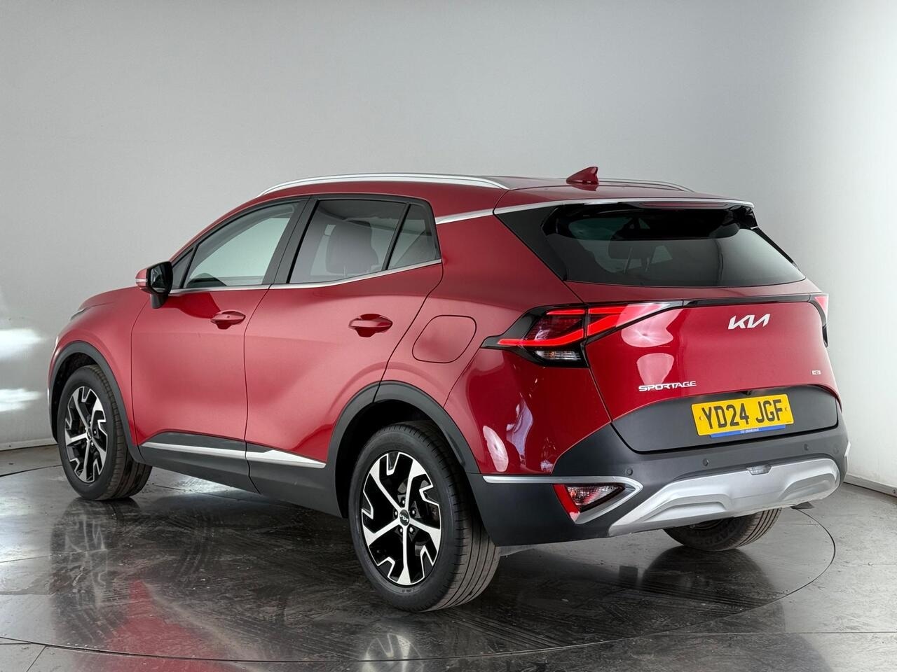 Kia Sportage thumbnail Rear Left