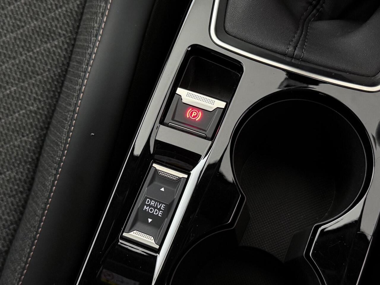 Peugeot 2008 thumbnail Misc Controls