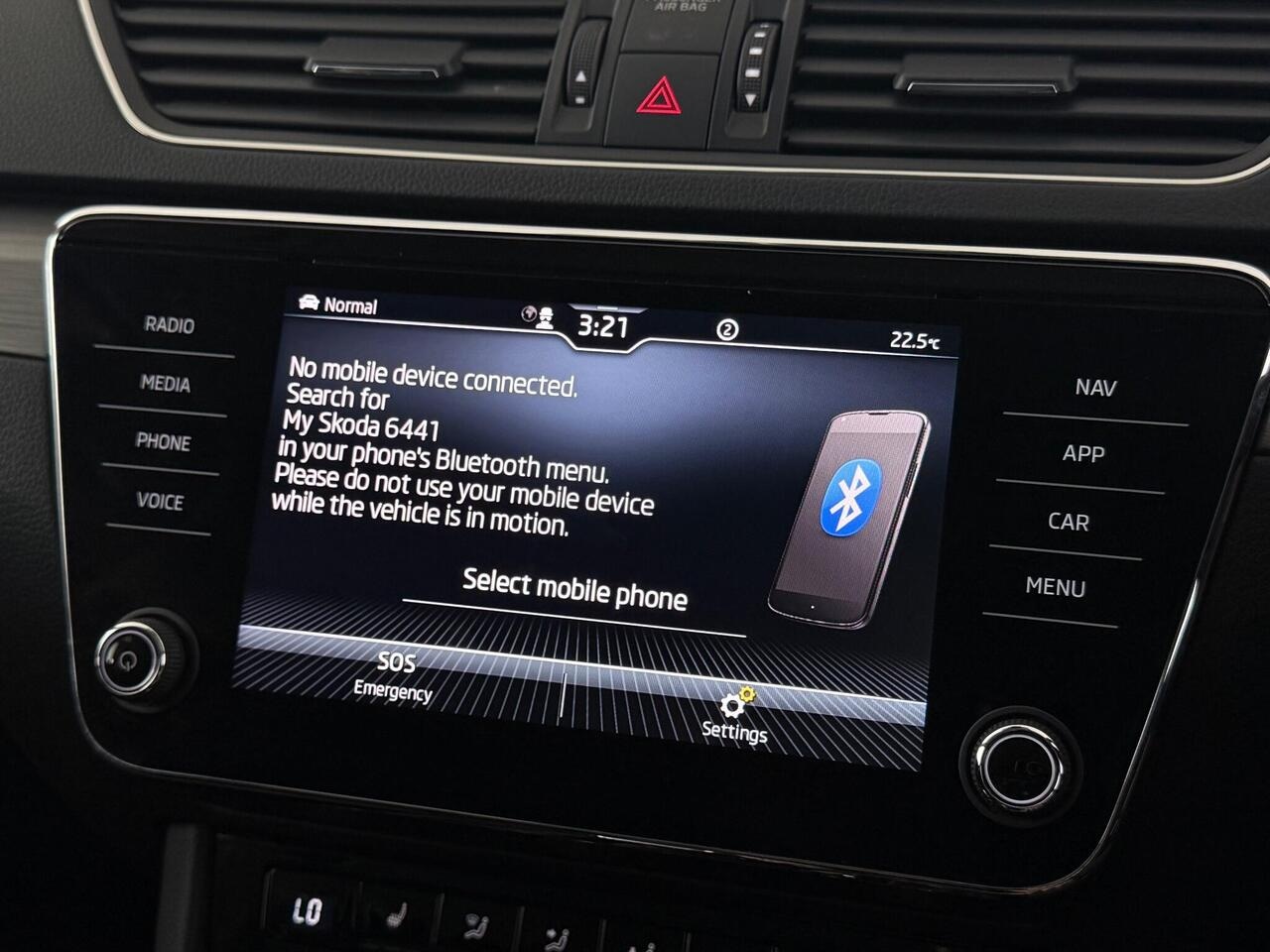 Skoda Superb thumbnail Infotainment System