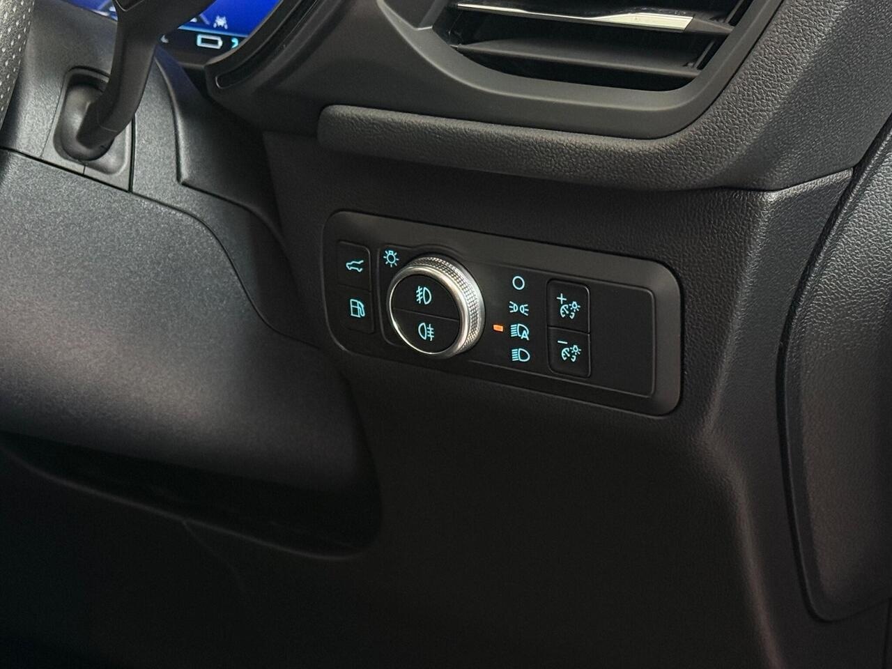 Ford Kuga thumbnail Misc Controls