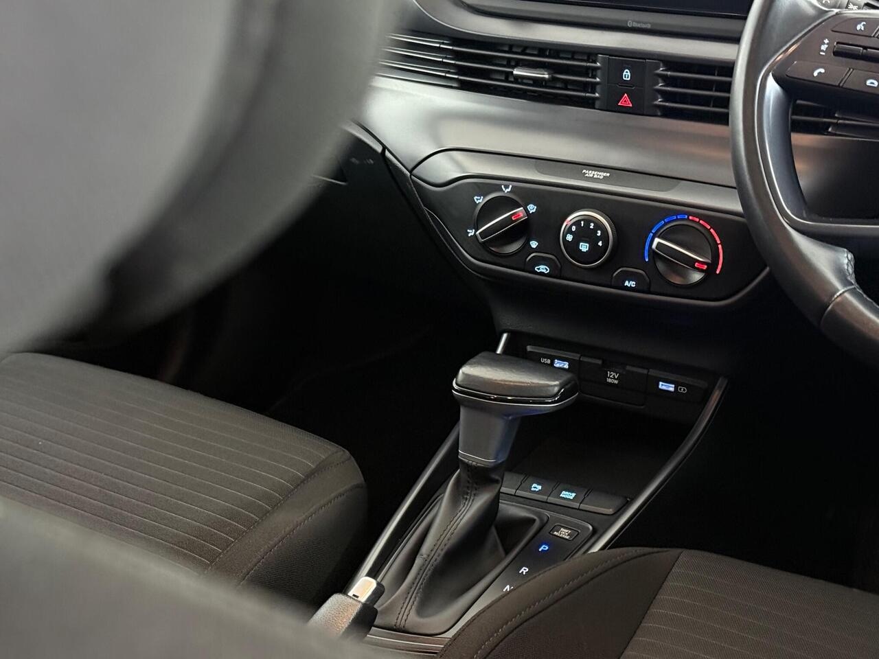 Hyundai i20 thumbnail Interior Front