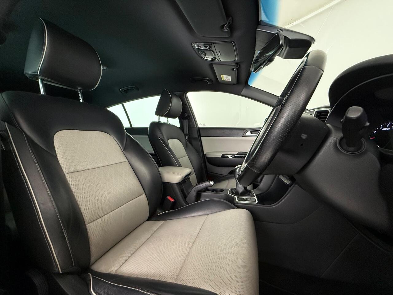 Kia Sportage thumbnail Seat Driver