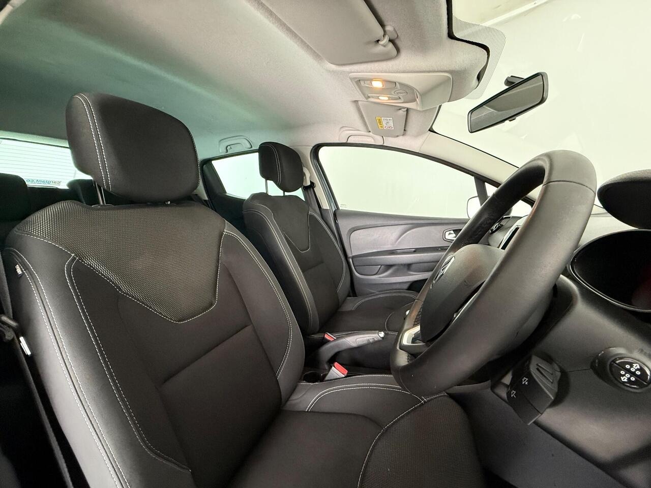 Renault Clio thumbnail Seat Driver