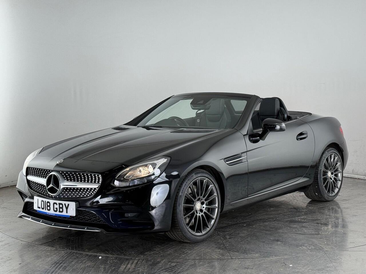 Mercedes-Benz SLC thumbnail Front Left