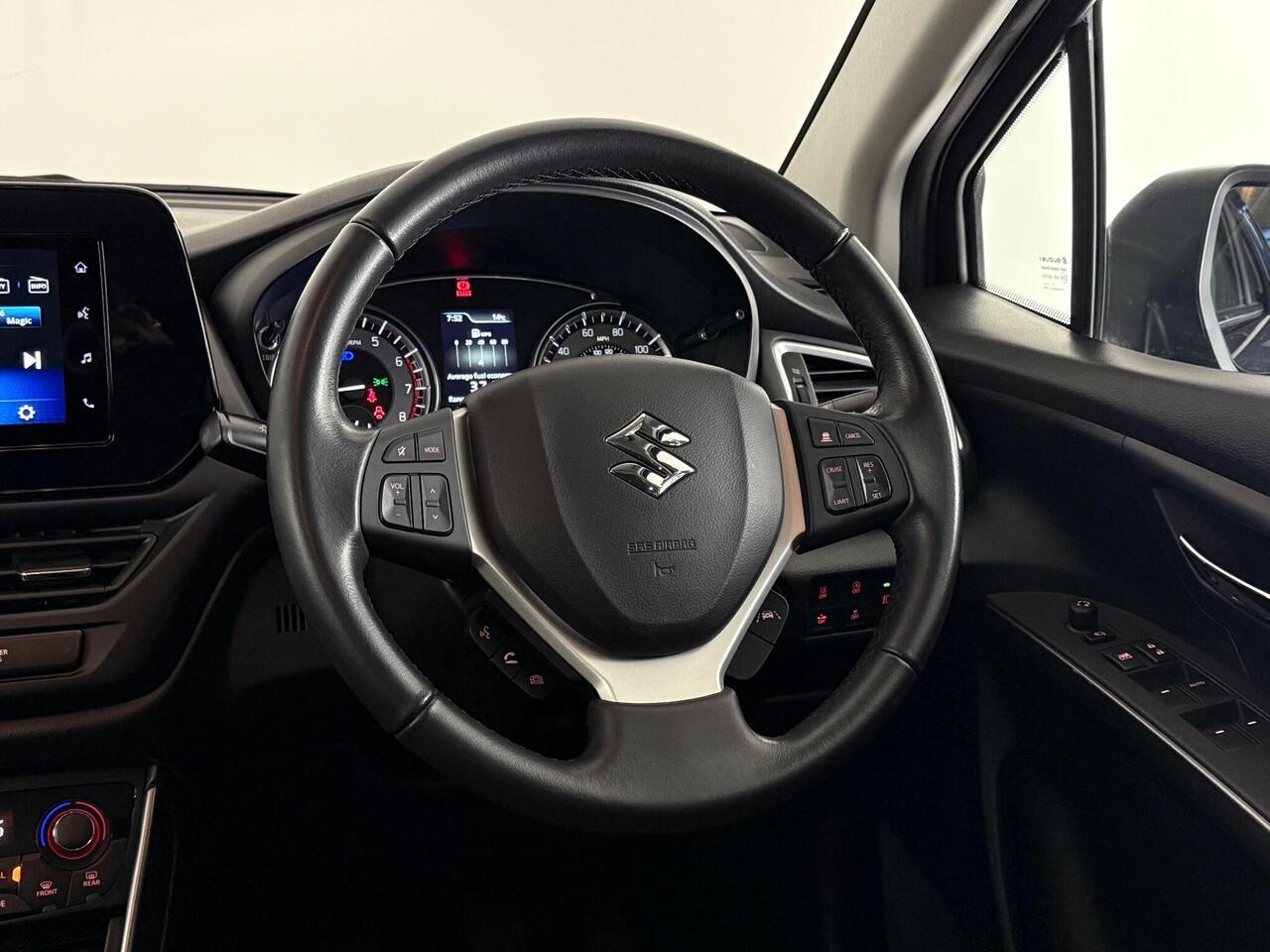 Suzuki S-Cross thumbnail Steering Wheel