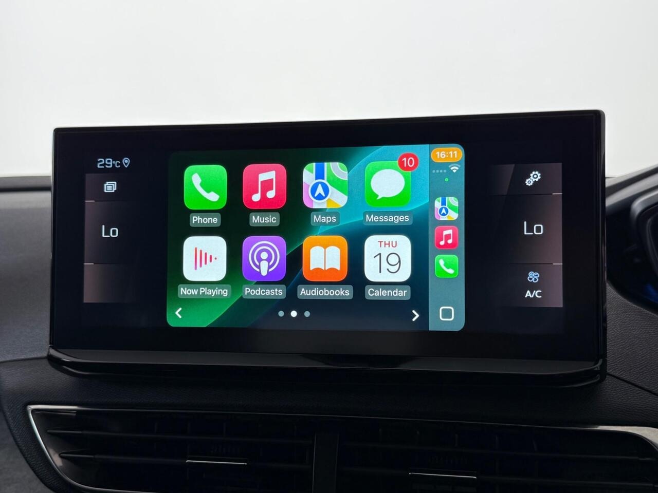 Peugeot 3008 thumbnail Infotainment System