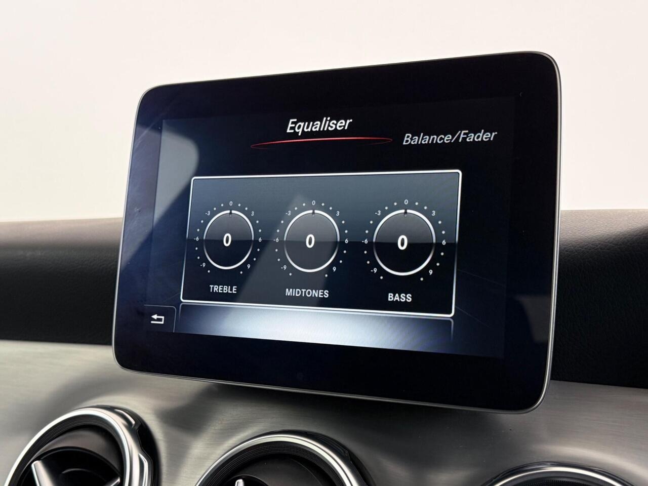 Mercedes-Benz GLA thumbnail Infotainment System
