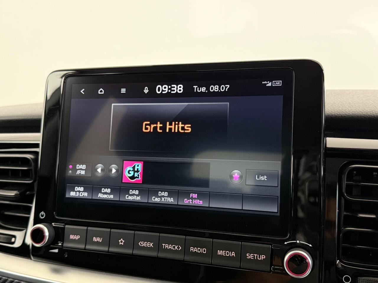 Kia Stonic thumbnail Infotainment System