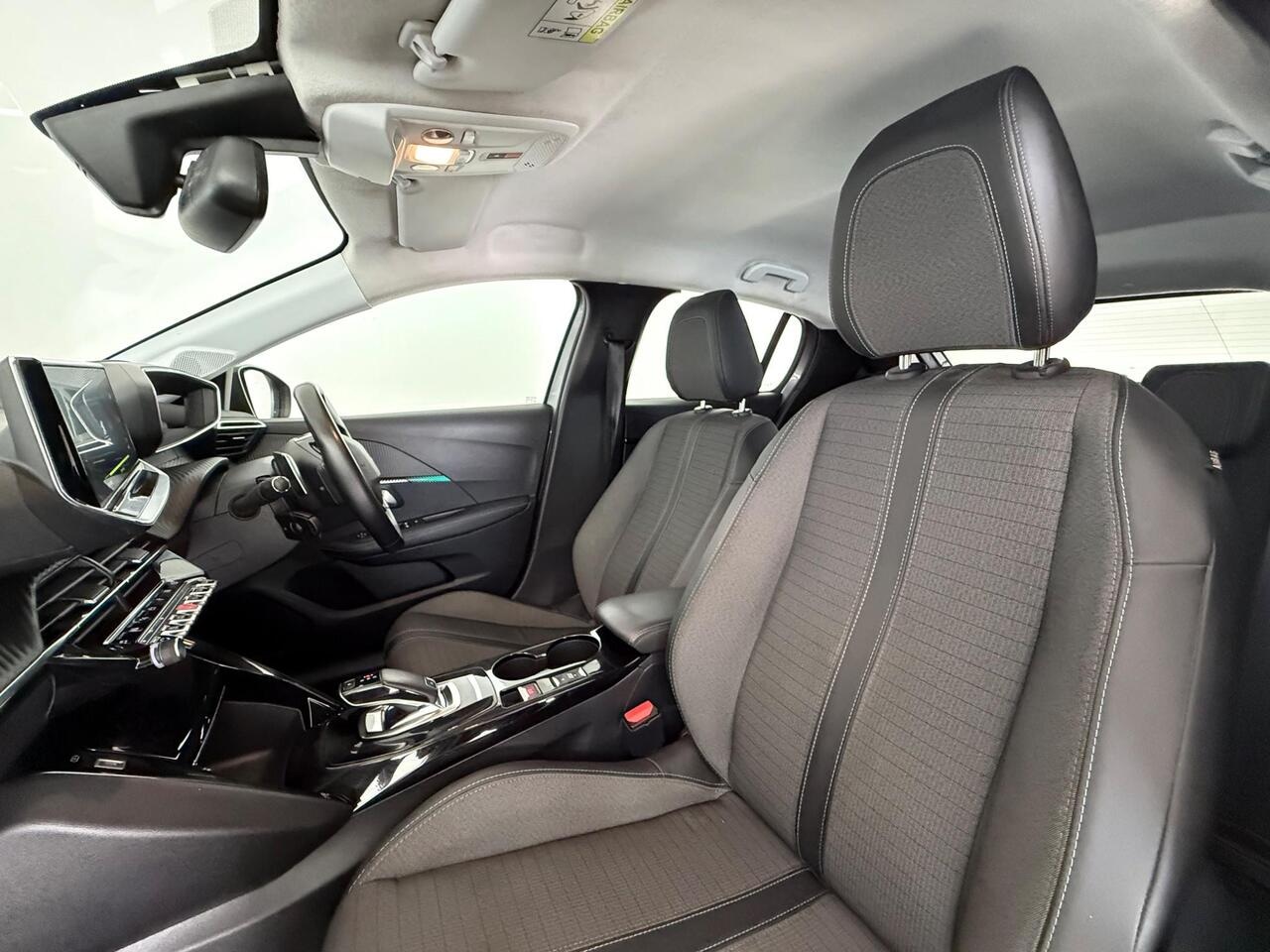 Peugeot 208 thumbnail Seat Front Passenger