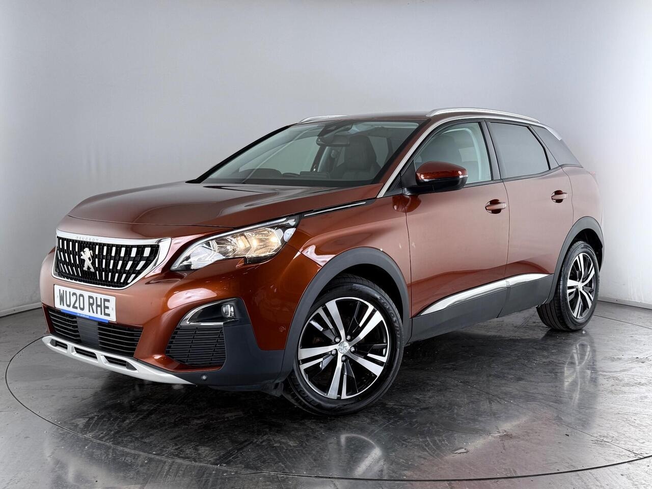 Peugeot 3008 thumbnail Front Left