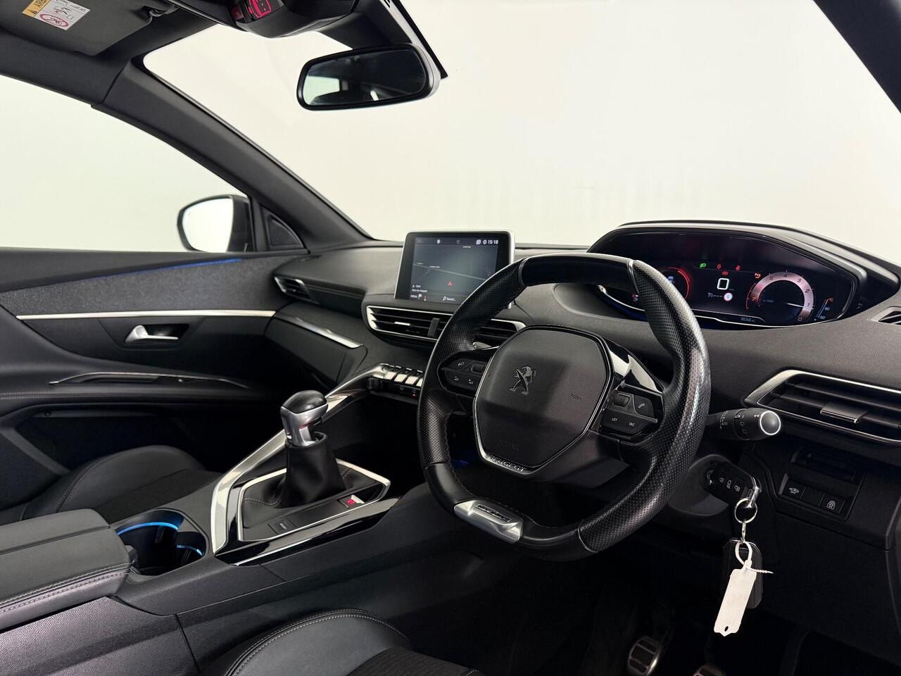 Peugeot 3008 thumbnail Interior Front
