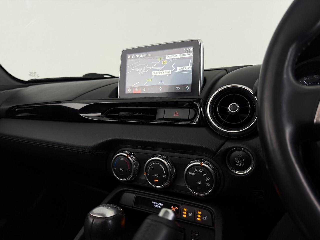 Fiat 124 Spider thumbnail Infotainment System