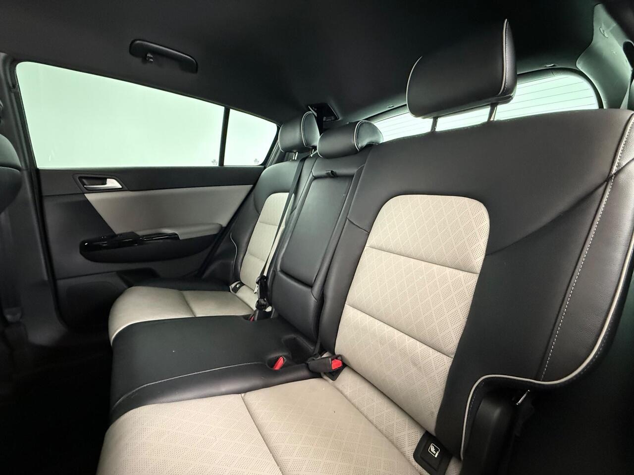 Kia Sportage thumbnail Seats Rear