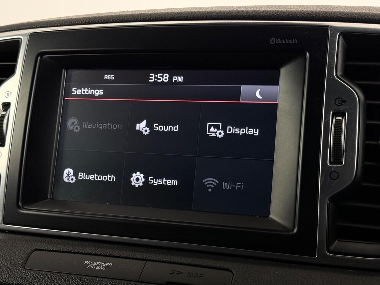 Kia Sportage thumbnail Infotainment System