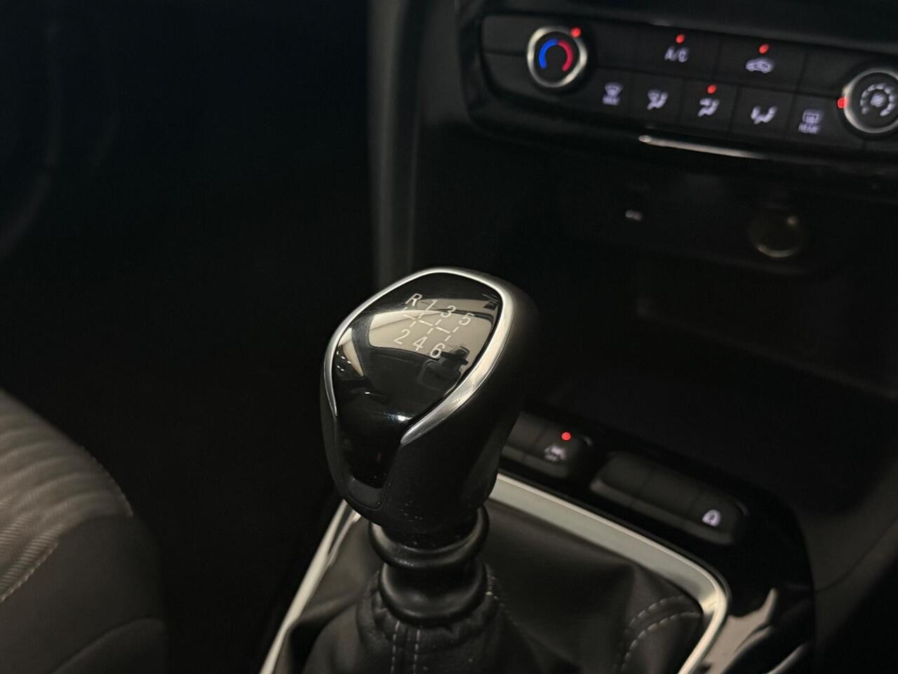 Vauxhall Corsa thumbnail Interior Front