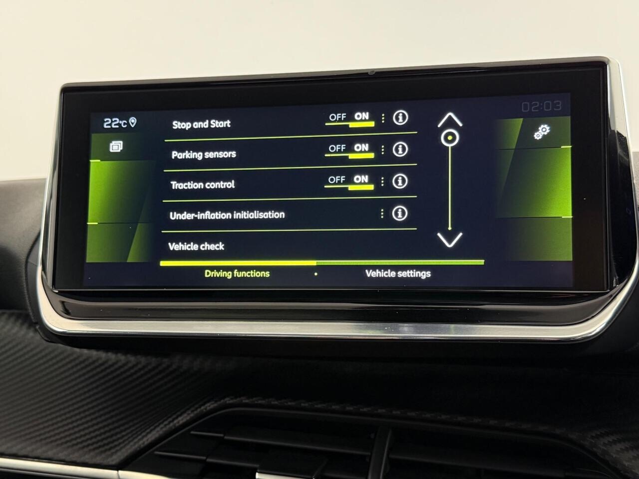Peugeot 208 thumbnail Infotainment System