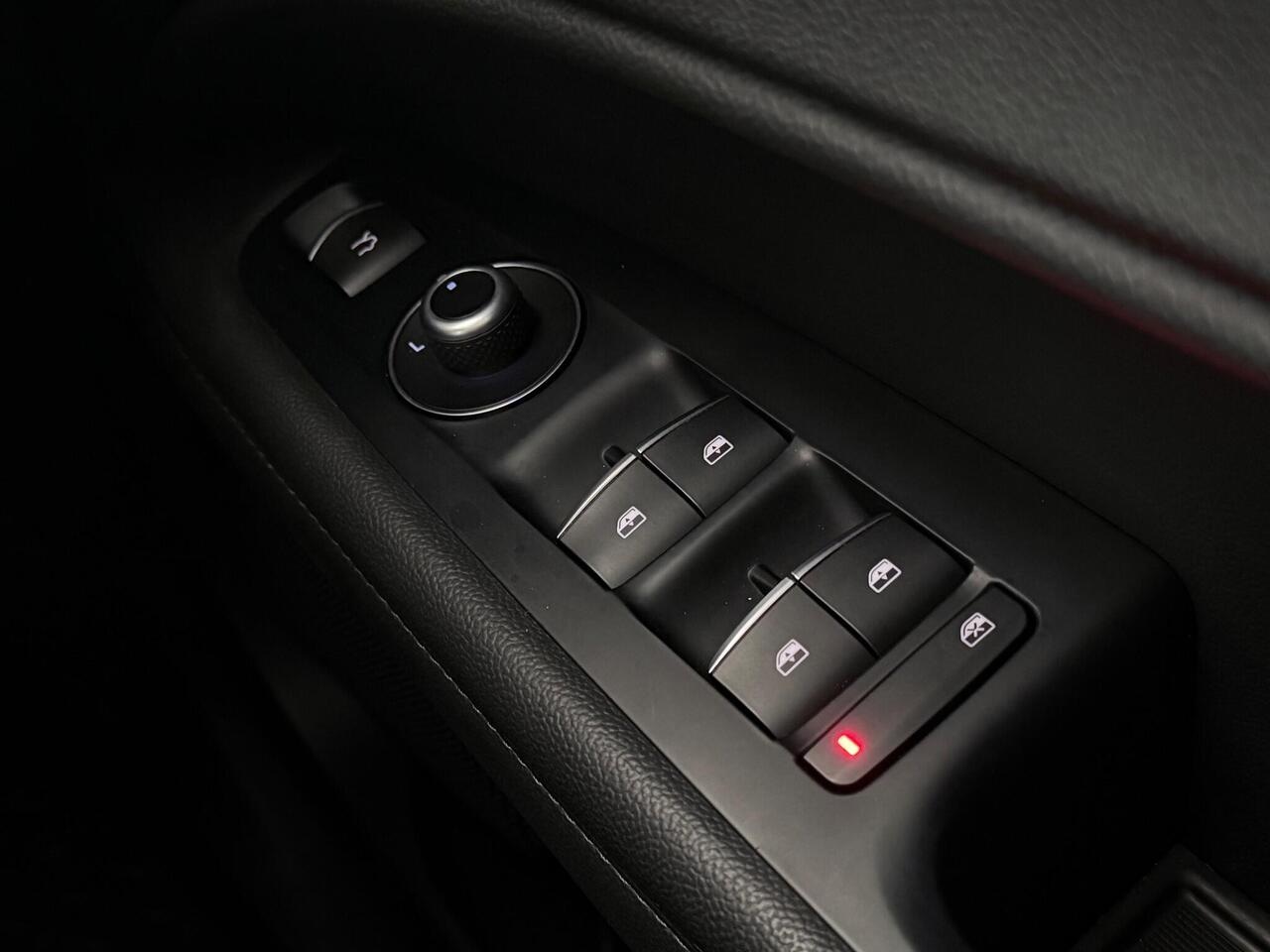 Alfa Romeo Stelvio thumbnail Misc Controls