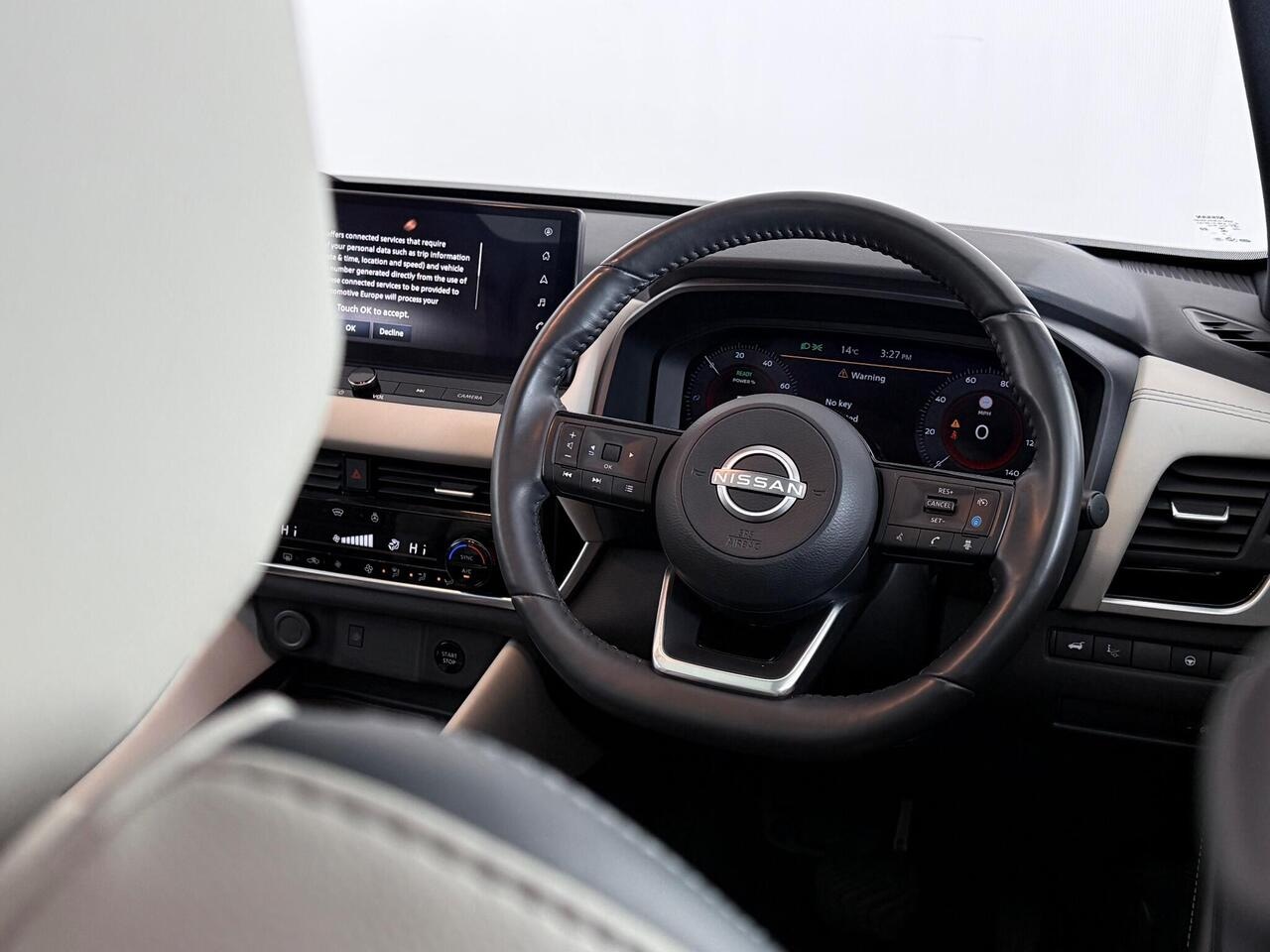 Nissan Qashqai thumbnail Steering Wheel