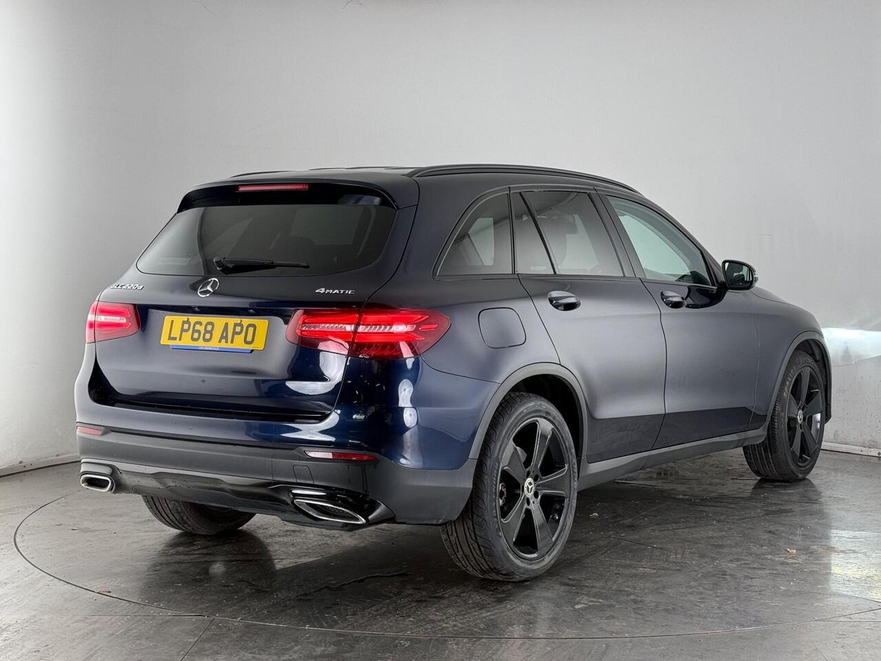 Mercedes-Benz GLC thumbnail Rear Right