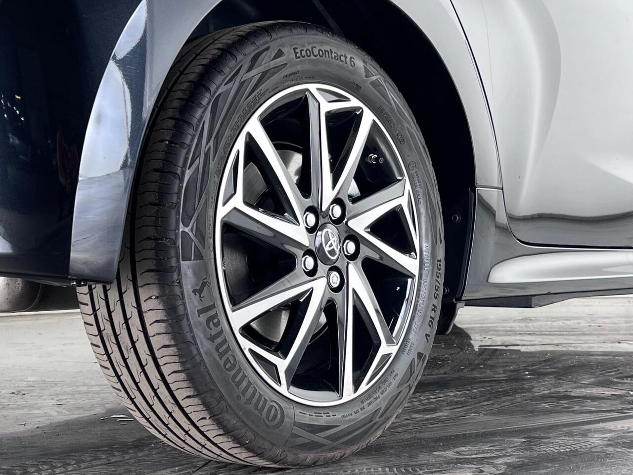 Toyota Yaris thumbnail Wheel