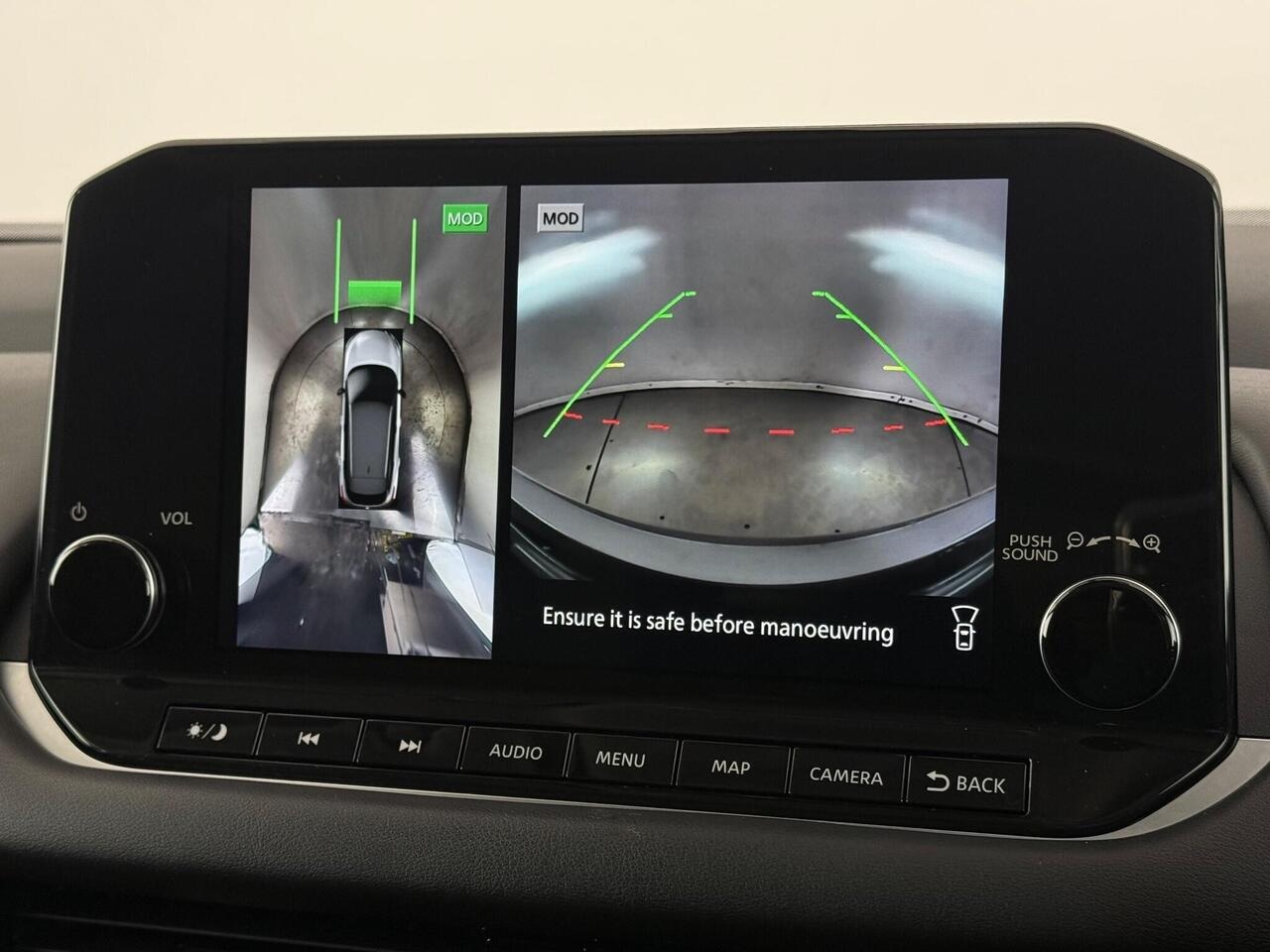 Nissan Qashqai thumbnail Infotainment System