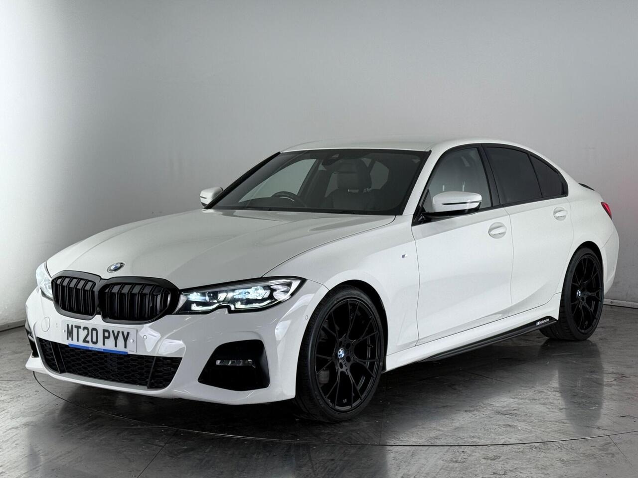 BMW 3 Series thumbnail Front Left