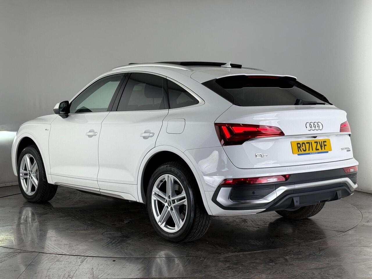 Audi Q5 thumbnail Rear Left