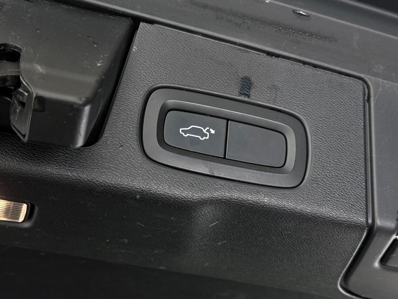 Volvo XC60 thumbnail Misc Controls