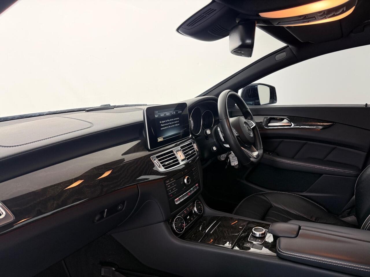 Mercedes-Benz CLS thumbnail Interior Front