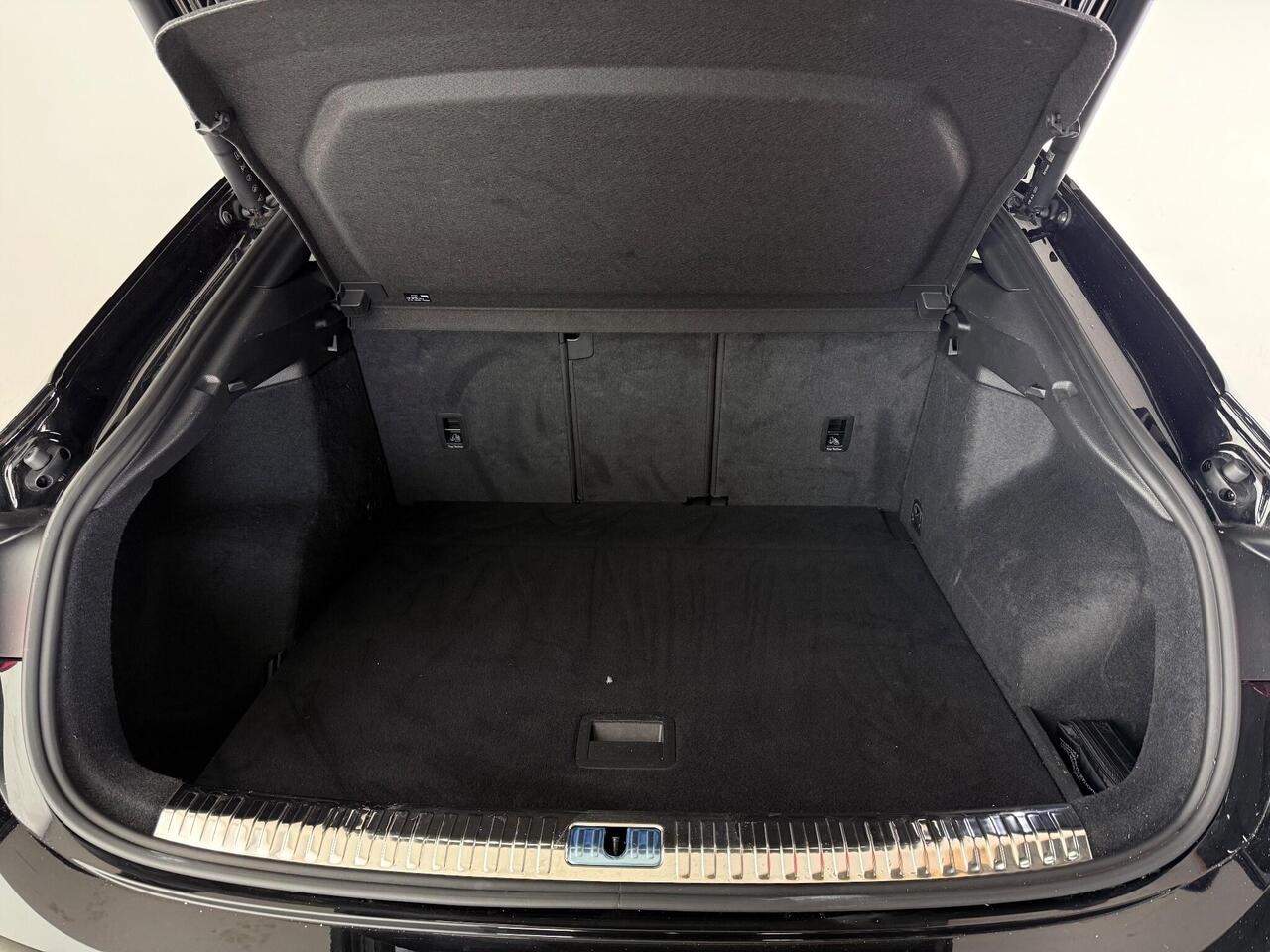 Audi Q3 thumbnail Boot