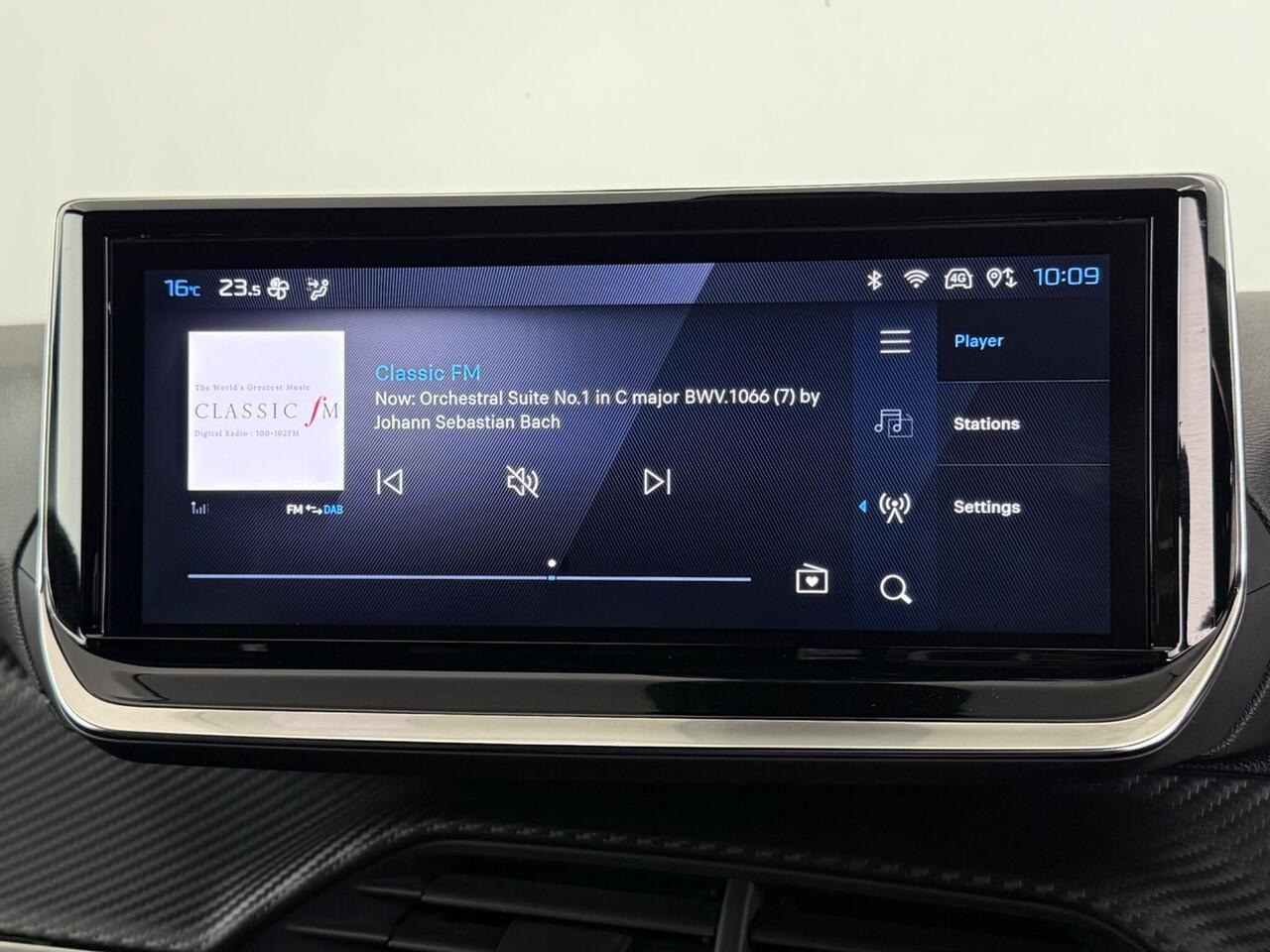 Peugeot 2008 thumbnail Infotainment System