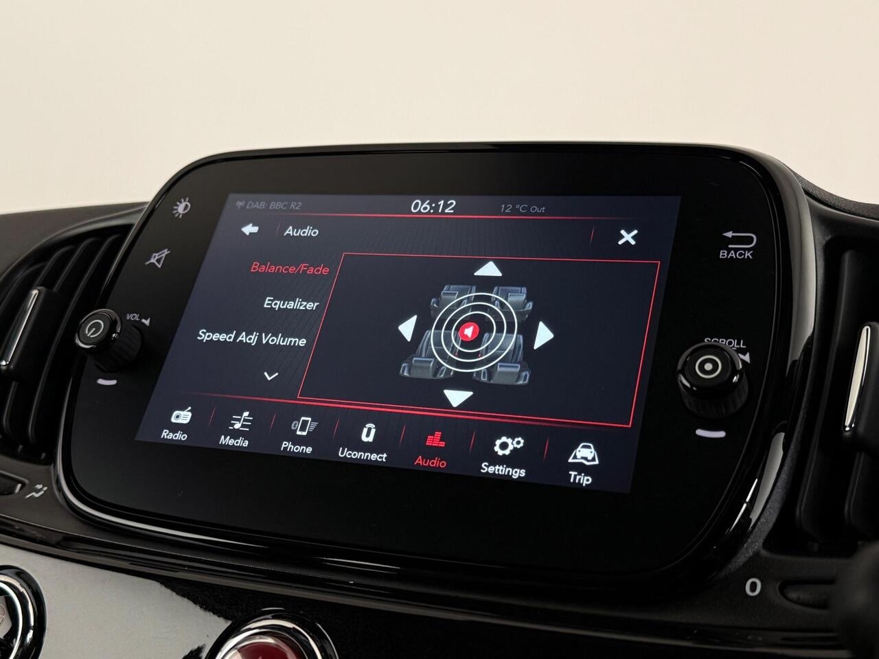 Fiat 500C thumbnail Infotainment System