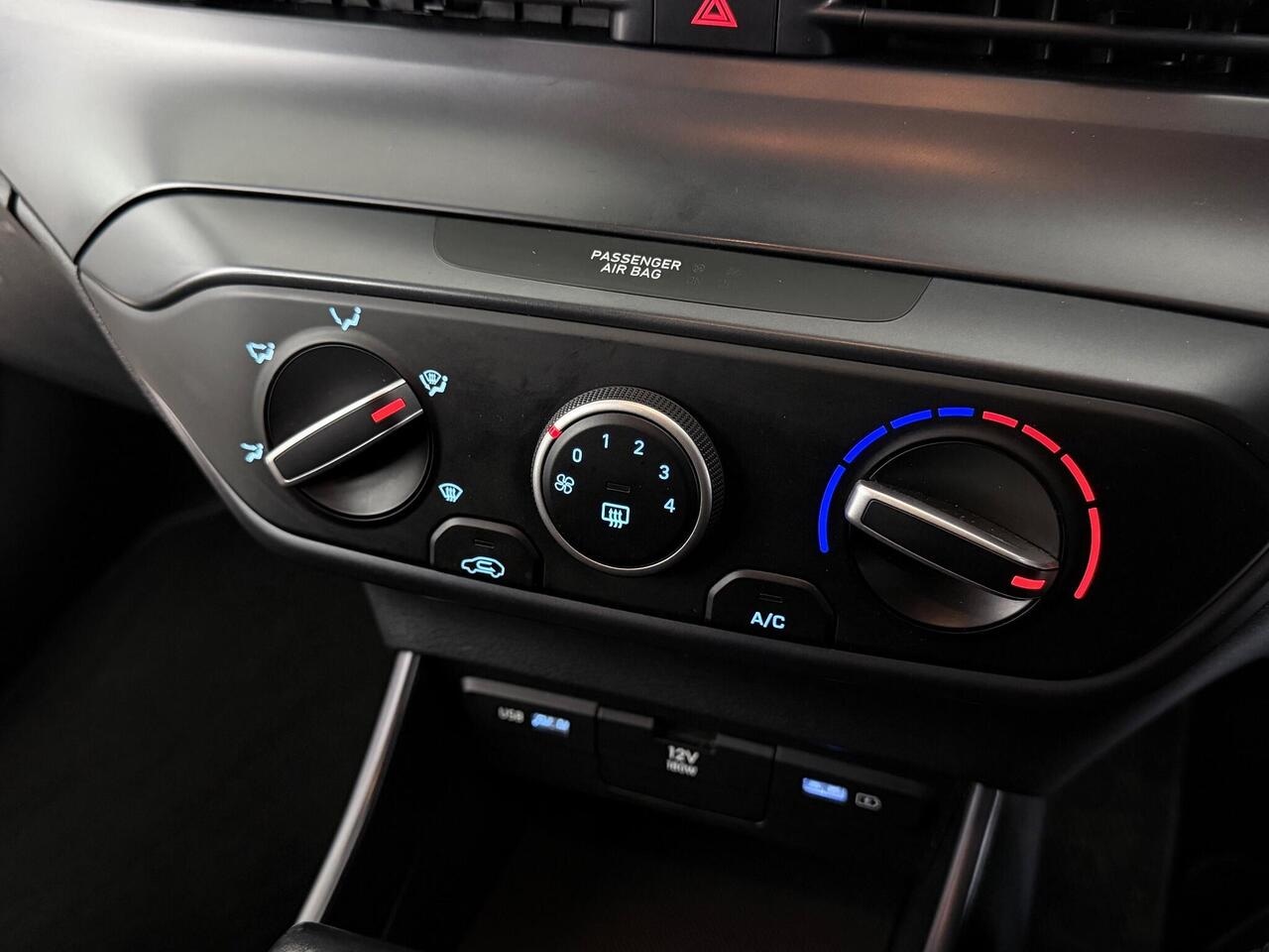 Hyundai i20 thumbnail Misc Controls