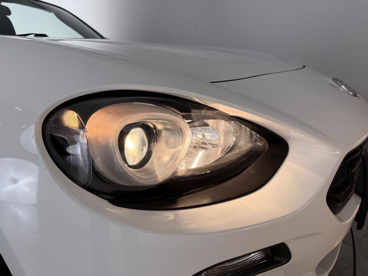 Fiat 124 Spider thumbnail Lights Front