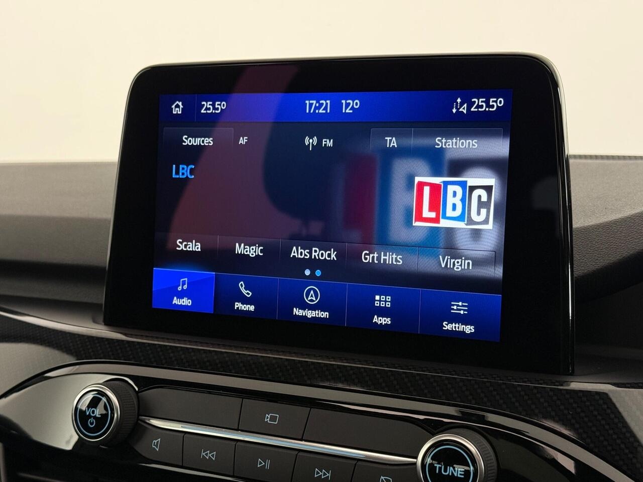 Ford Kuga thumbnail Infotainment System