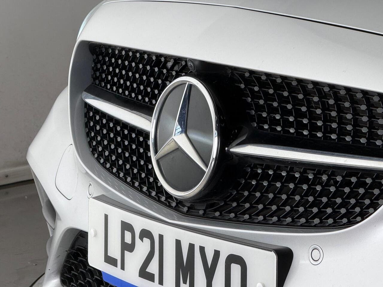 Mercedes-Benz C Class thumbnail Badge Exterior