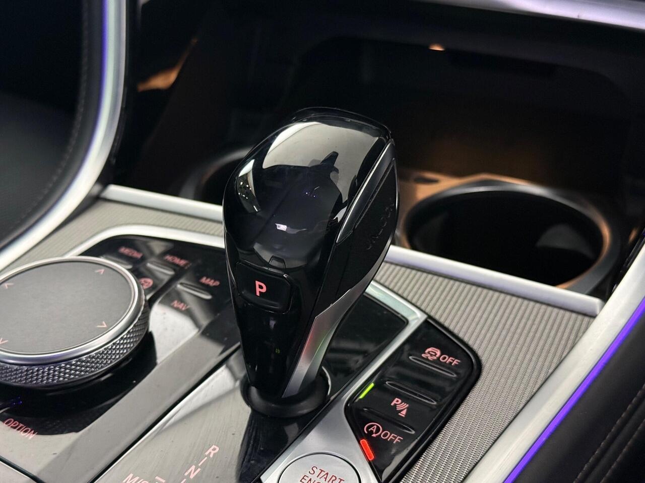 BMW 8 Series thumbnail Interior Front