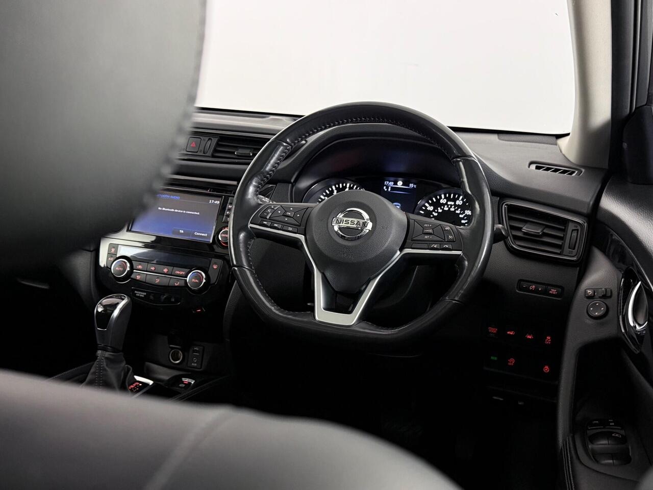 Nissan X-Trail thumbnail Steering Wheel