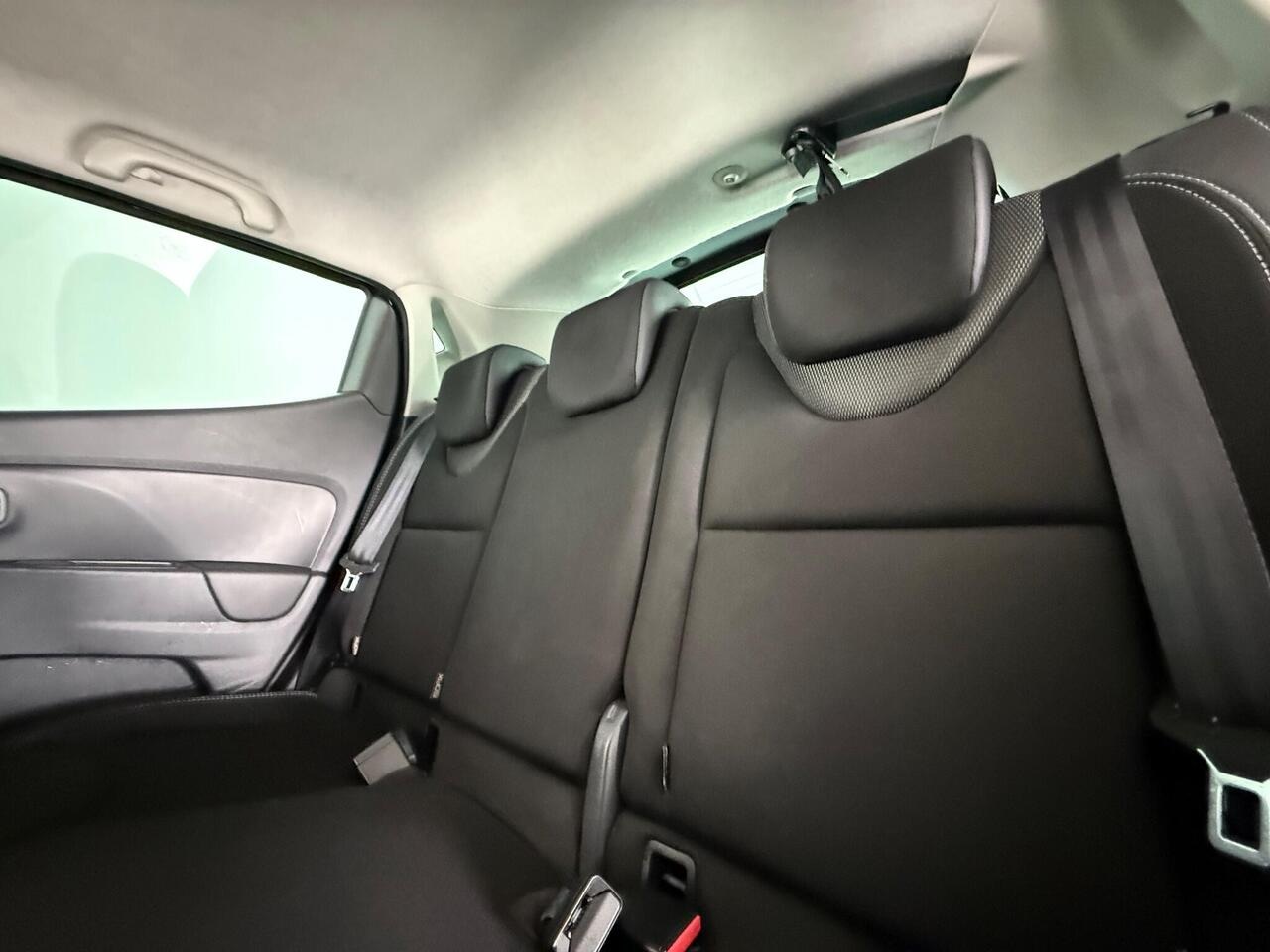 Renault Clio thumbnail Seats Rear