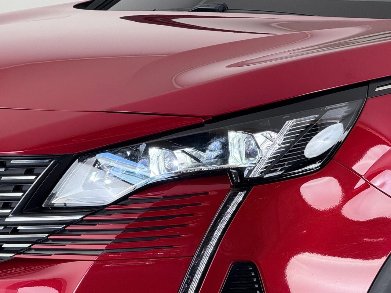 Peugeot 3008 thumbnail Lights Front